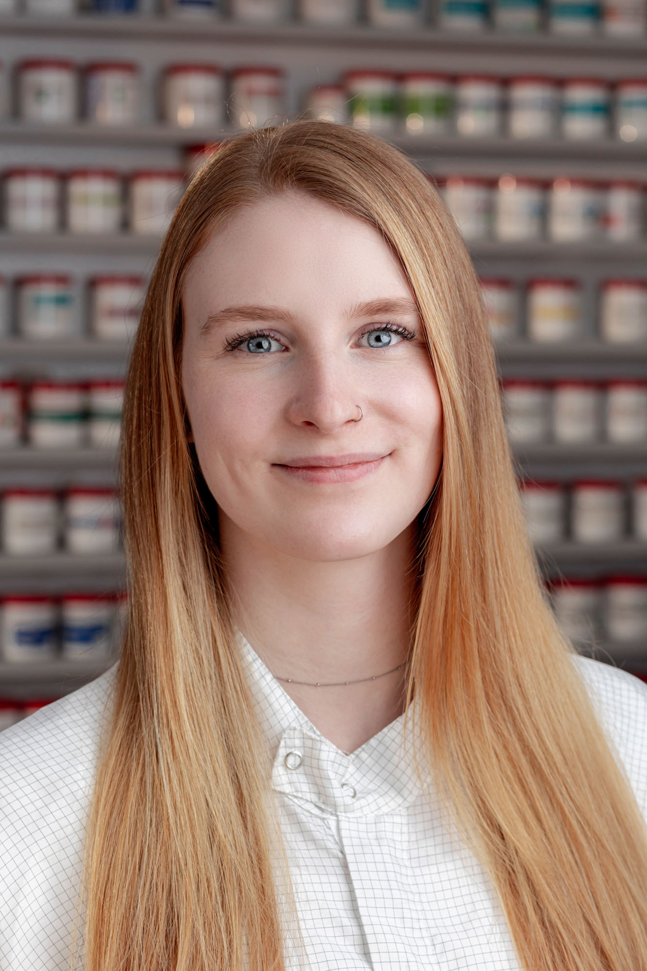 Neue Apotheke_Anja Grothe Fotografie_Team_003 Portrait Lea Blaschke