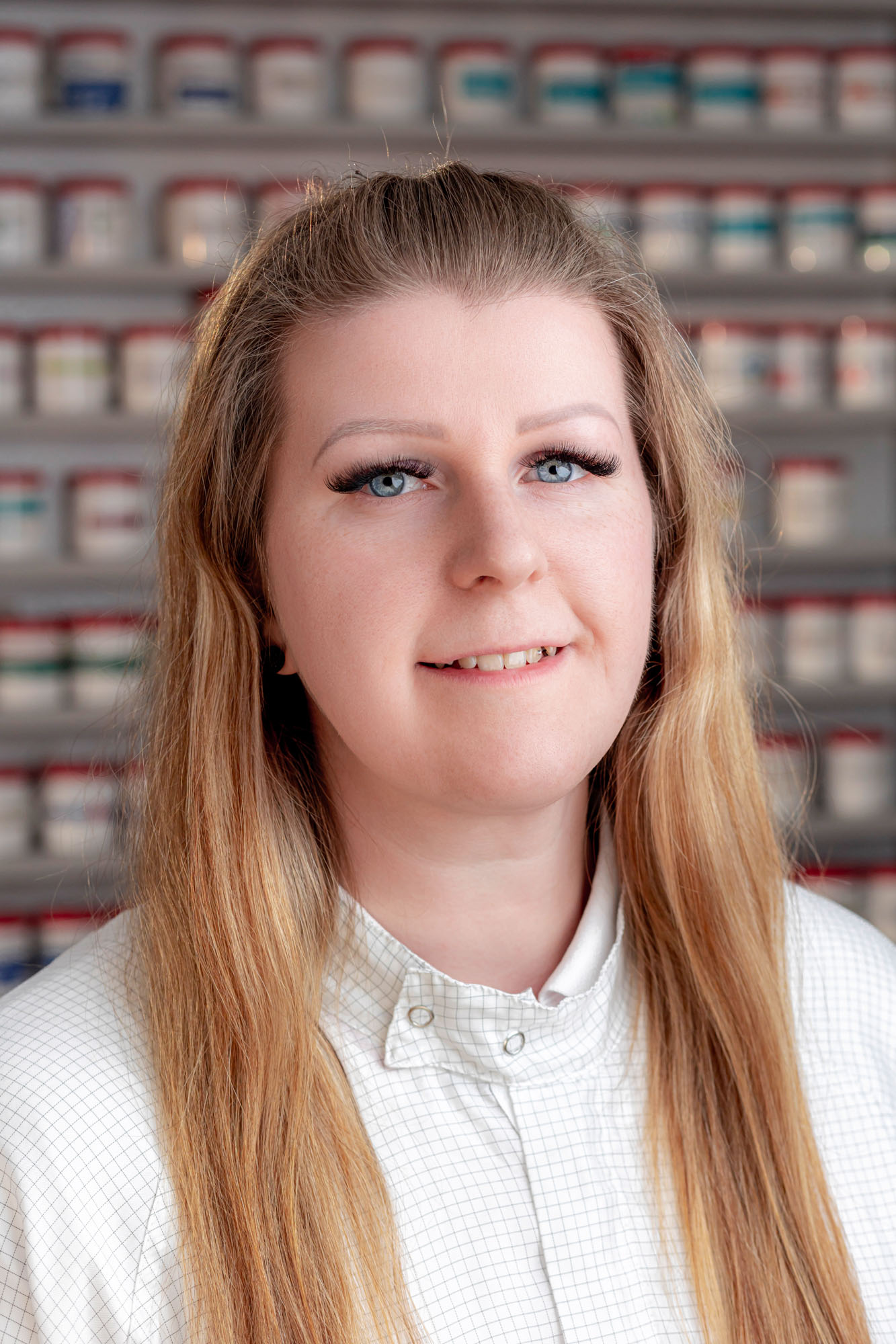 Neue Apotheke_Anja Grothe Fotografie_Team_007 Portrait Christin Piegsda